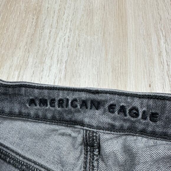 American Eagle Gray High Rise Mom Jean Raw Ankle Hem Distressed Denim Jeans 4 - Picture 10 of 16